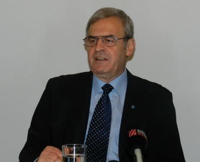 Tokes: Retragerea Ordinului Steaua României, un nou argument pentru a cere "protecţia Ungariei şi a Europei"